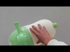 ペナット 自動車 遊具 で 乗る